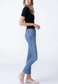 Unpublished Jeans- Olivia In Vivid